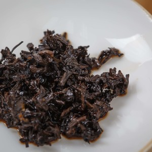 2013年云源號(hào) 勐海金沱 熟茶 300克